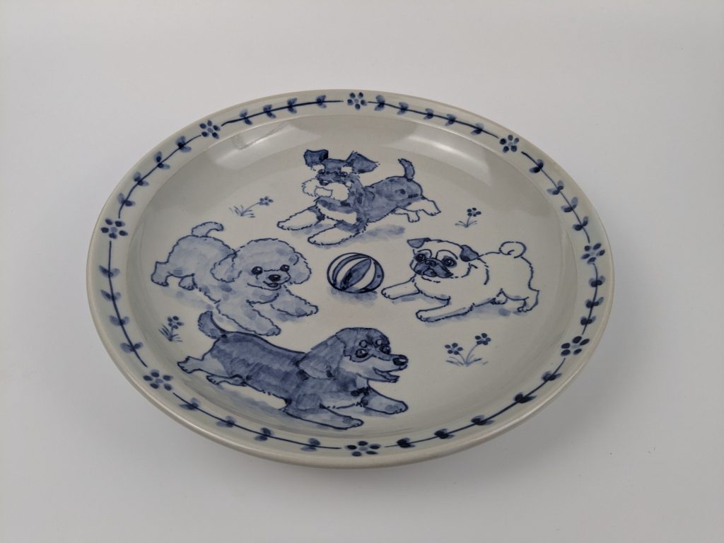 犬たちが遊ぶ 25cm皿 - 画像 (4)
